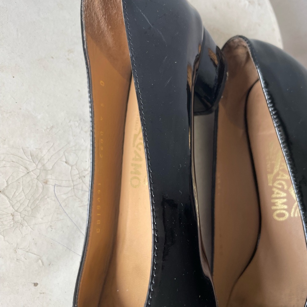 ⭐️AUTHENTIC ⭐️Salvatore Ferragamo - Picture 5 of 10